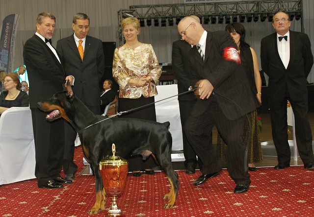 Kynologická revue - www.dogsk.sk